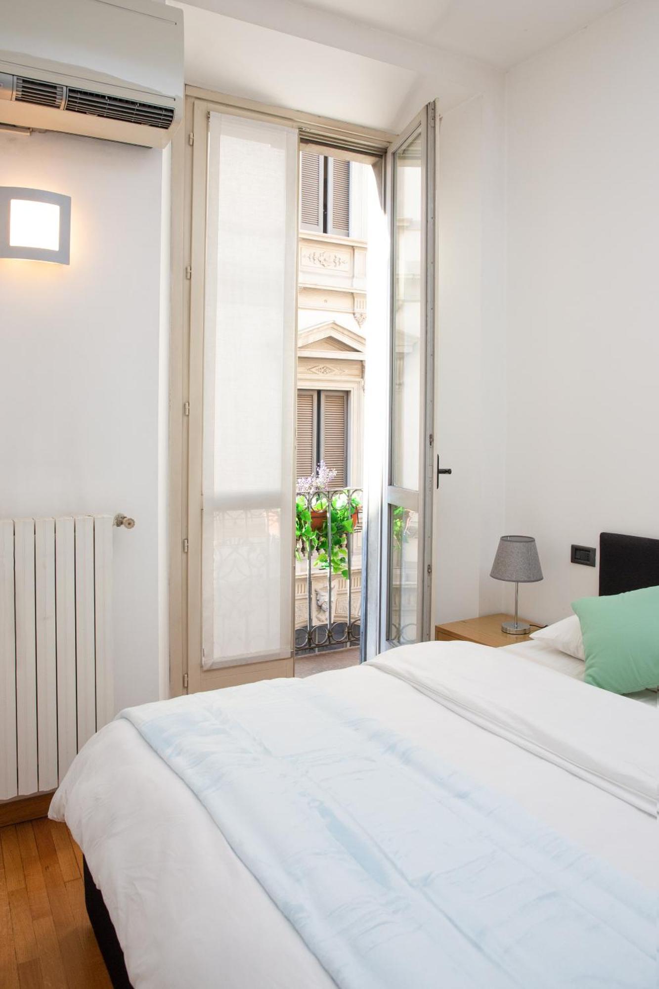 Mint - Van Gogh - Dome Cathedral Apartment Milan Bagian luar foto